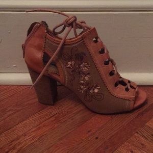 Open toe chunky heels